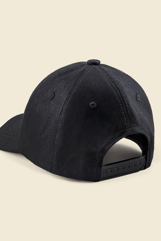 'The black signature’ cap