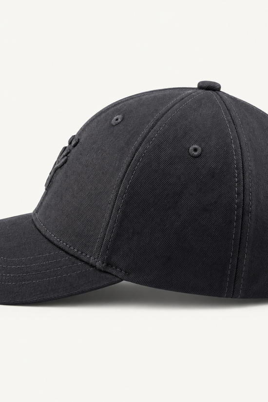 'The black signature’ cap