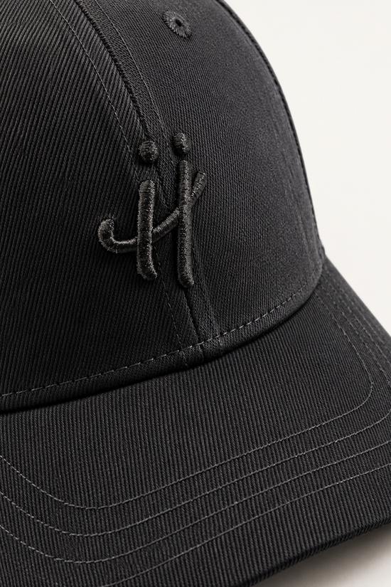'The black signature’ cap